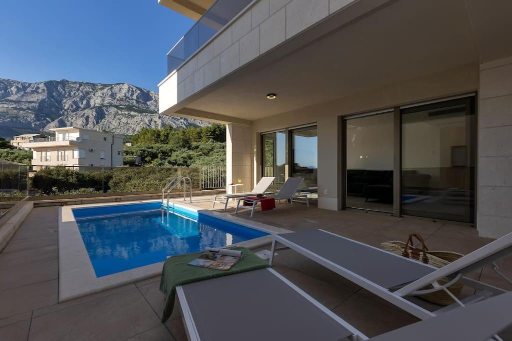 Apartman Delux With Private Pool - Makarska Exklusiv Tučepi Exteriör bild